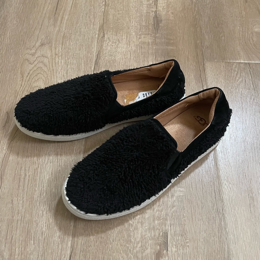 Ugg Women's Ricci Plush Slip-on sneaker Flat black size 7.5 NWT